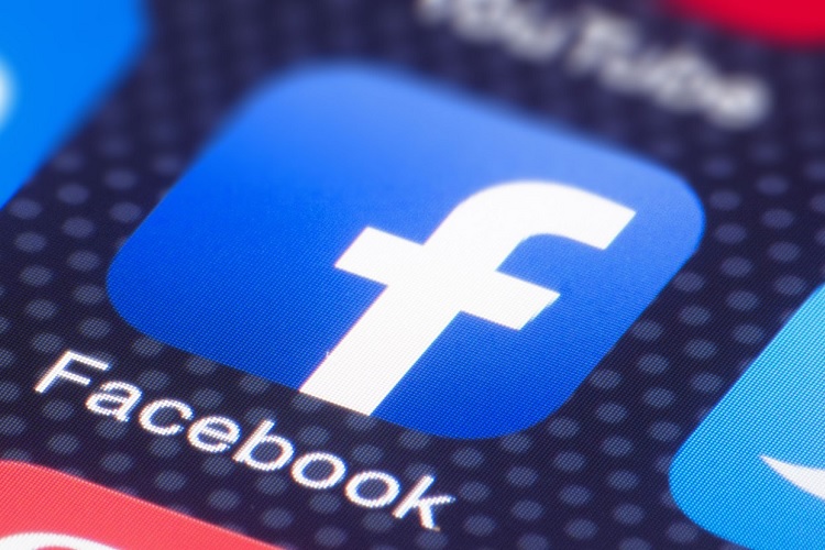 فیسبوک با استخدام پیمانکارهای خارجی، تماس‌های صوتی کاربران را شنود می‌کند