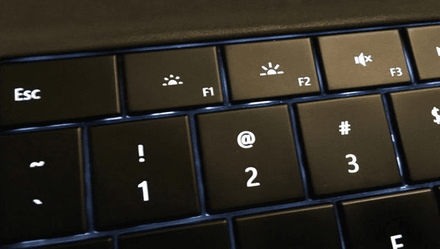 چند روش برای تنظیمات کاهش نور لپ تاپ